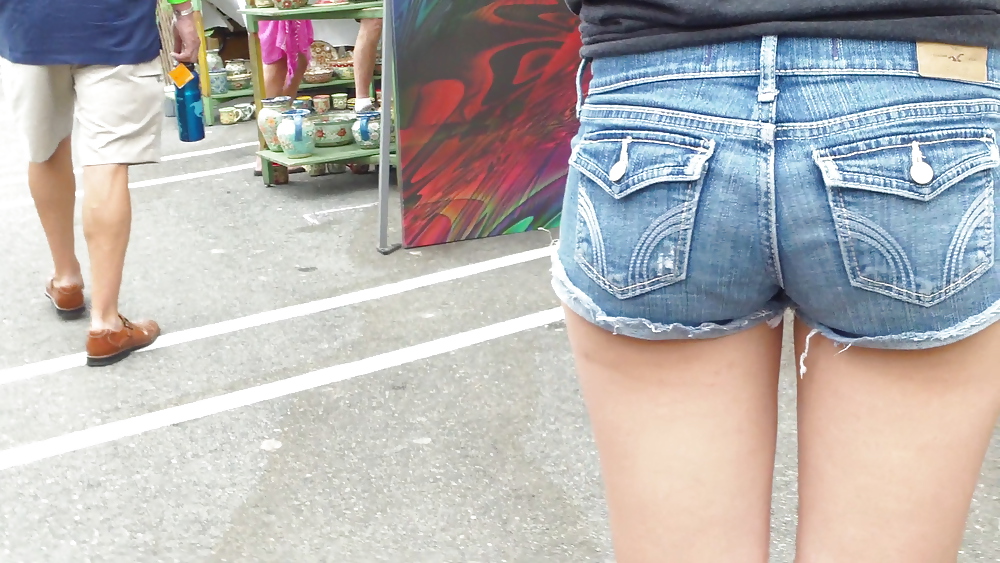 Teen butts & ass in shorts at the fair  #19402400