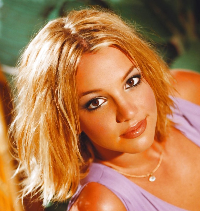 Britney Spears Zoomed In 5 #21071479