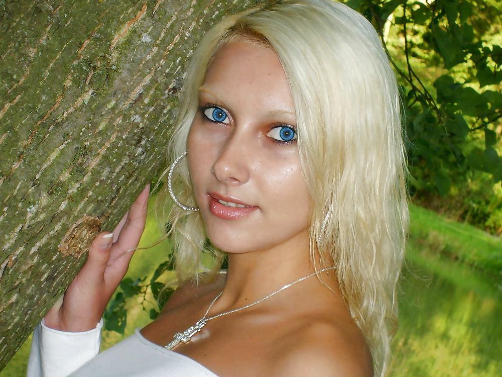 Sexy Yeux Bleus Blonds #17571190