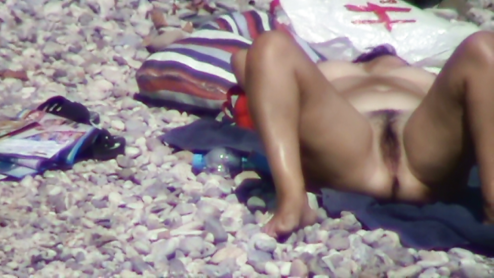 Scambisti da spiaggia nudi
 #13118934