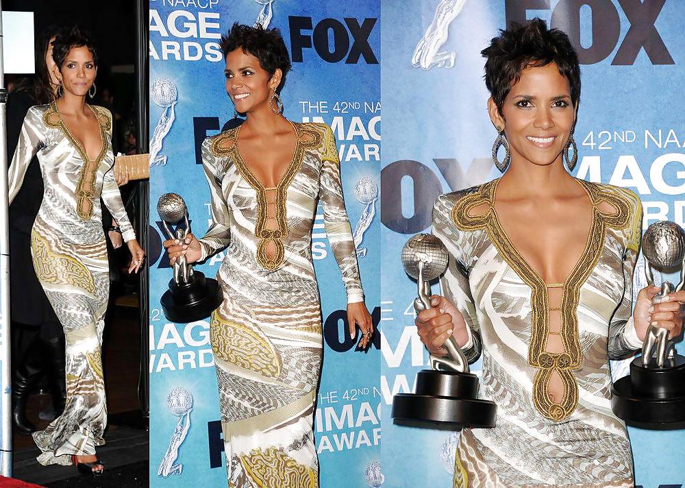 Halle Berry Ultimate Glamour,Cleavage, Caps #8352677