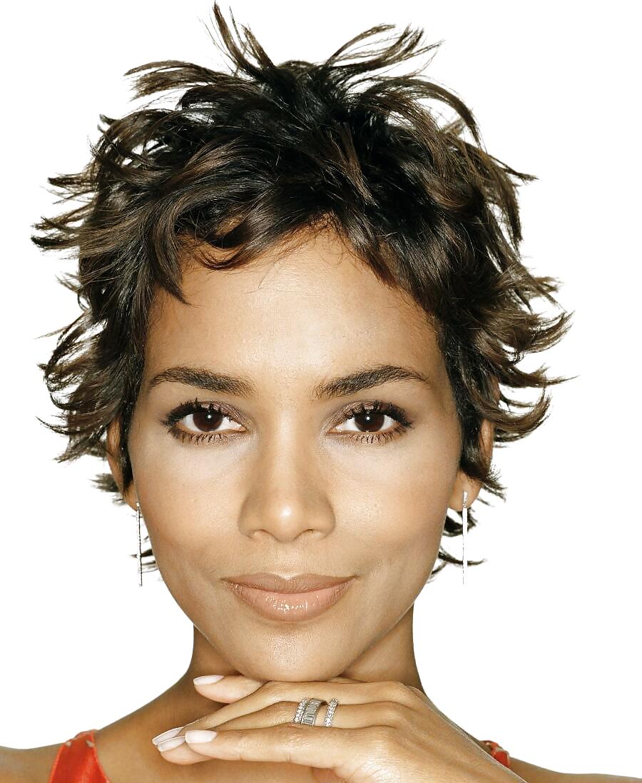 Halle berry ultimate glamour,cleavage,caps
 #8353326