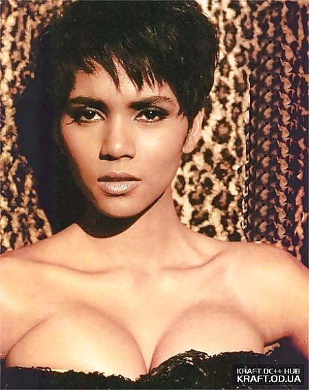 Halle berry ultimate glamour,cleavage,caps
 #8354600