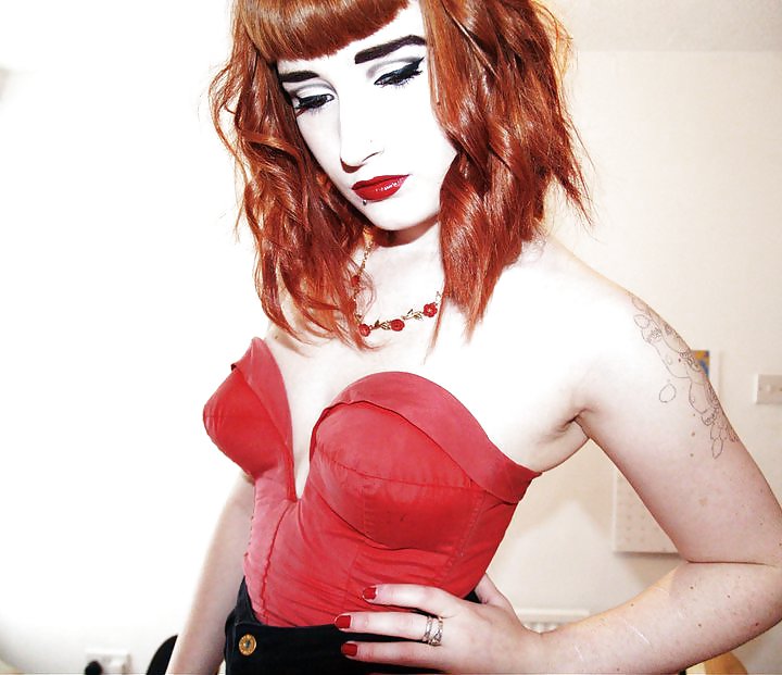 インターネットガール
 #17857037