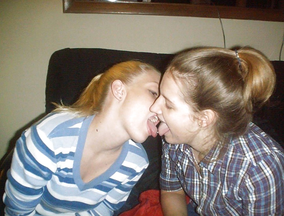 Baciare le ragazze
 #1040910