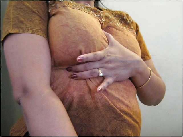 インドの巨乳おばちゃん＆Bww
 #15528498