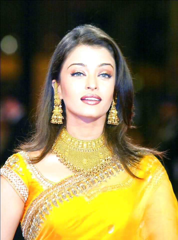 Sexy Indische Schauspielerin Berühmtheit #10935829