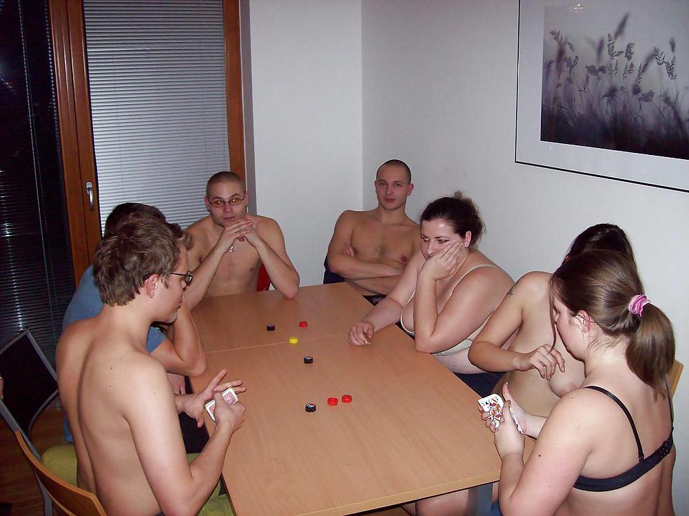 Strip Poker #18929890