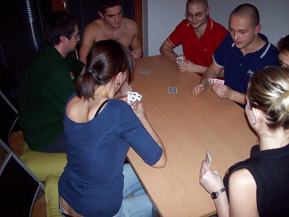 Strip Poker #18929952