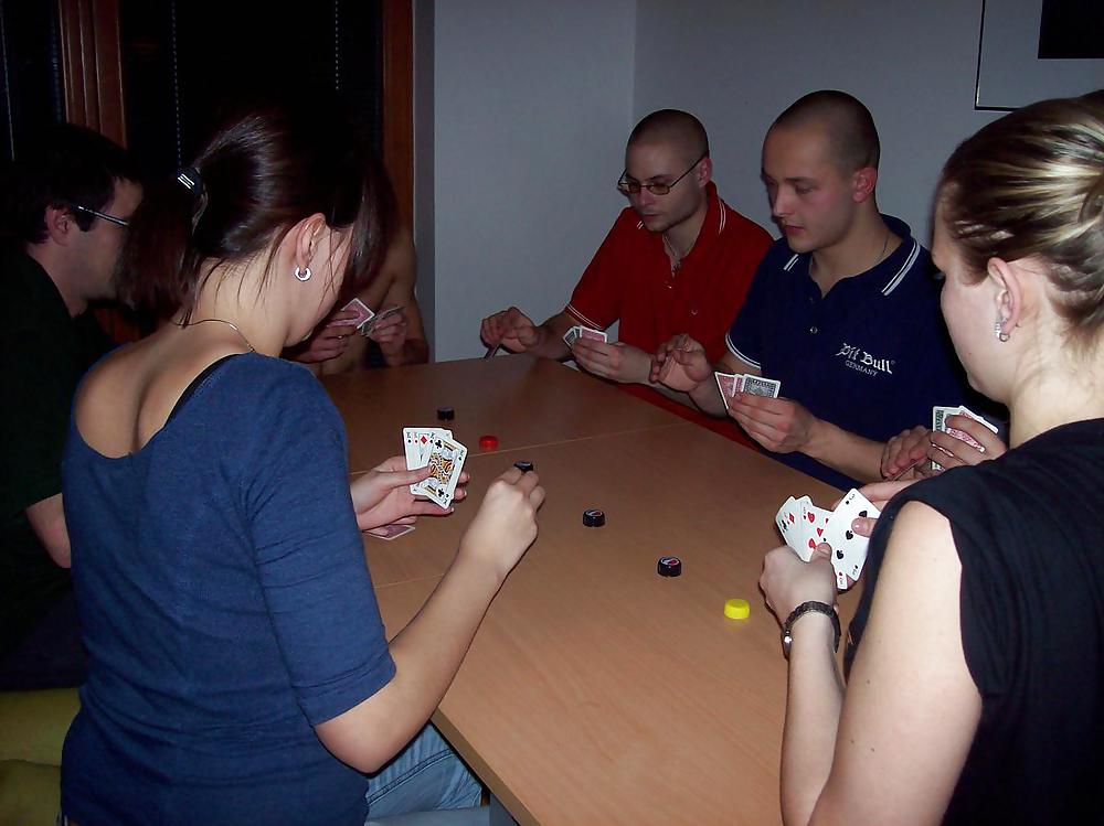 Strip Poker #18929973