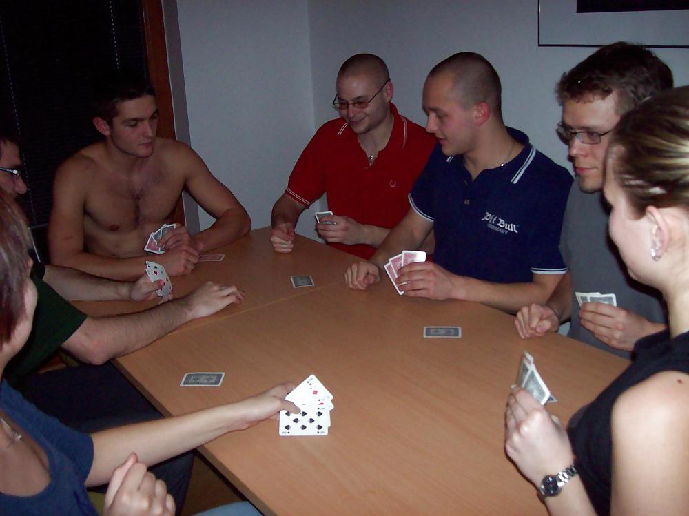 Strippoker
 #18930010