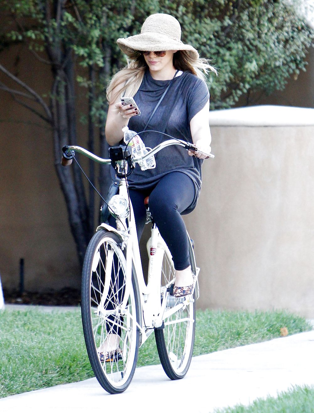 Hilary Duff - out riding her bike in Toluca Lake #5548551