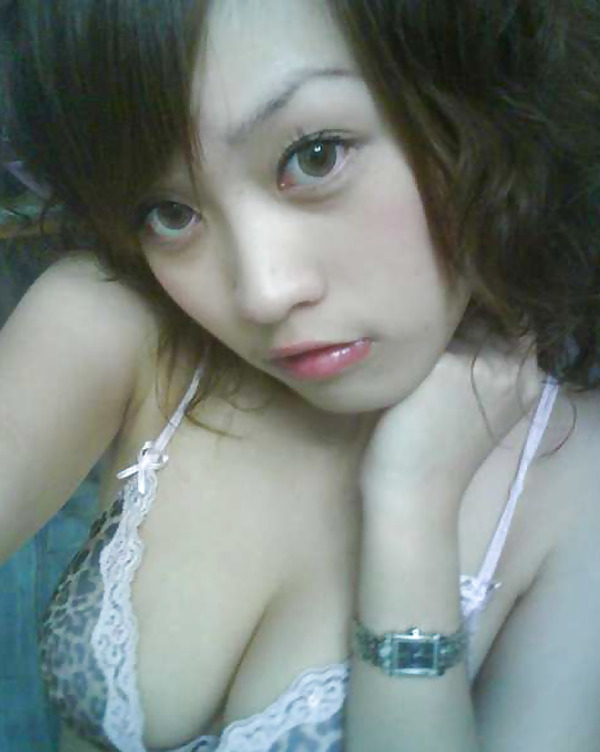 Asian Pretty Girl Posing #1726740