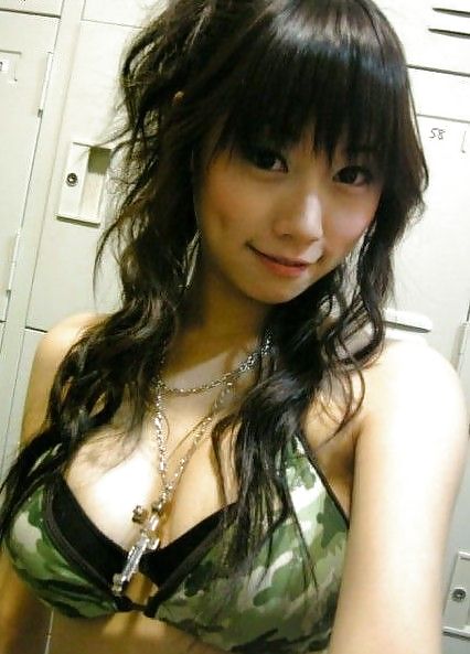 Asian Pretty Girl Posing #1726743