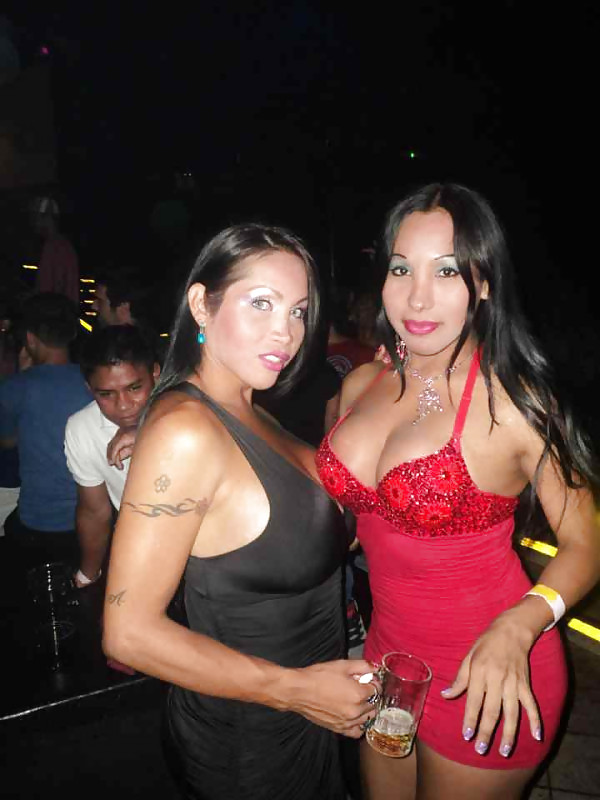 T-grls al aire libre
 #17617789