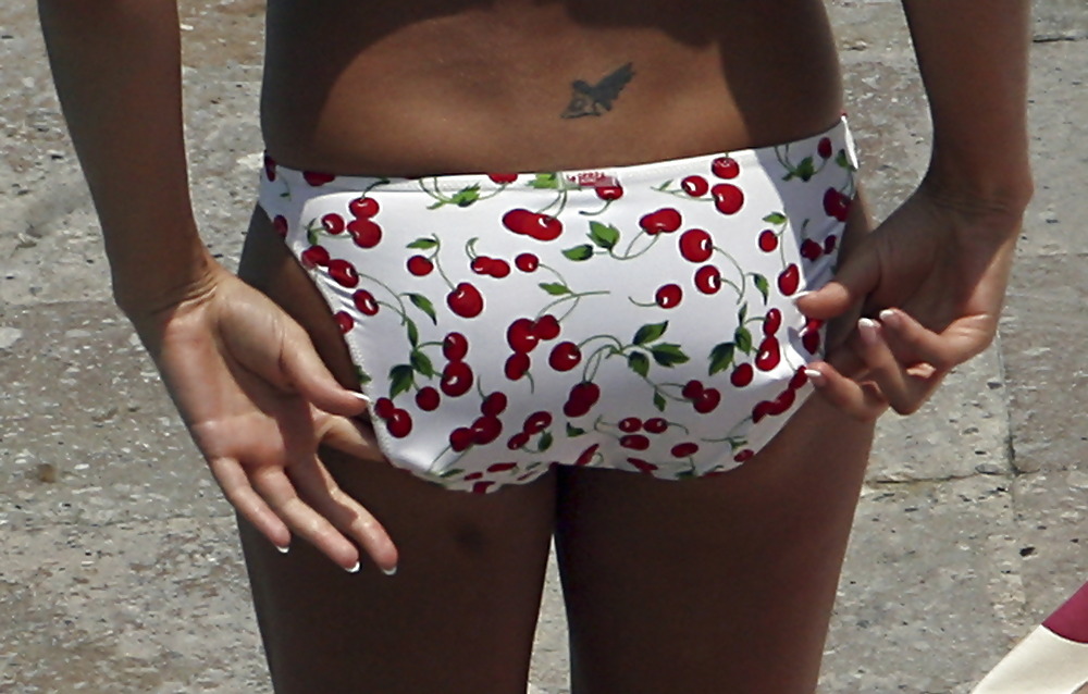 Gemma Atkinson Bikini Candids at Pool in Miami #2328339