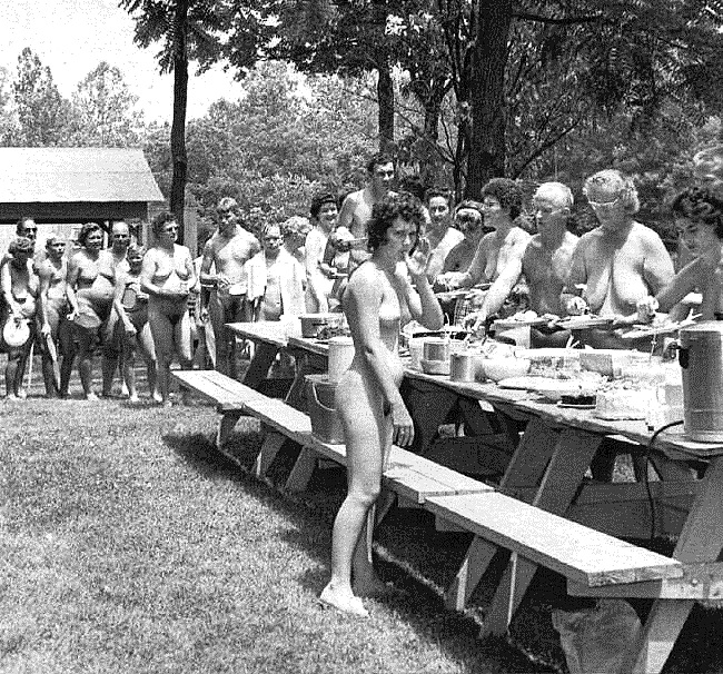 Vintage campamento nudista
 #17522729