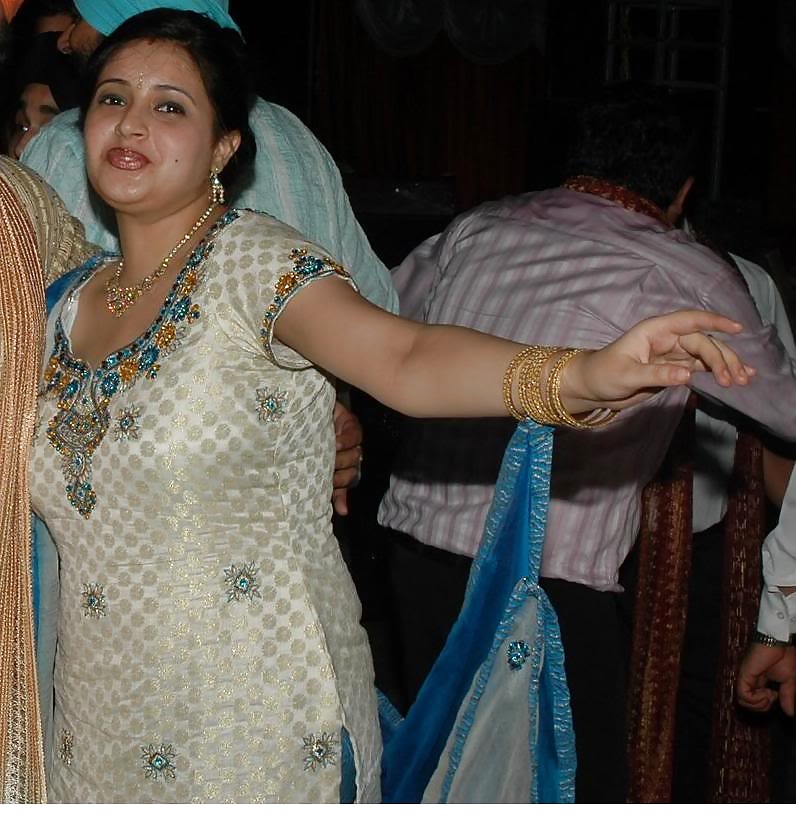 Cum on this hot bhabhi 1 #2310735