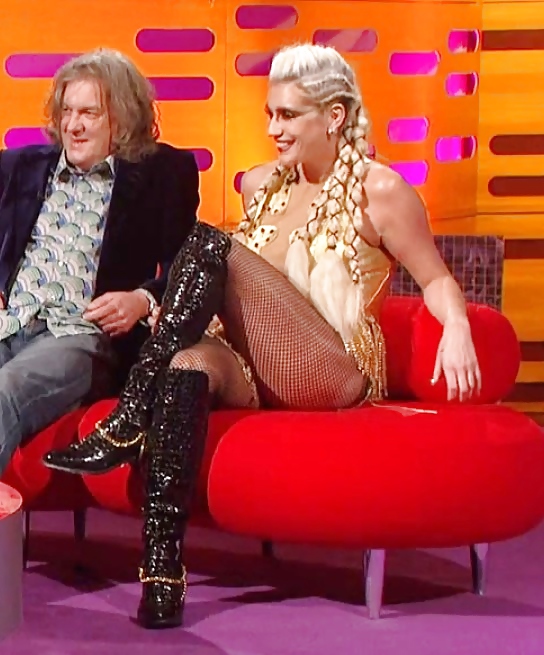 Kesha's Sexy Legs #21974677