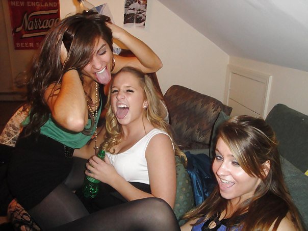 FaceBook Panty Peek 13 #8414774