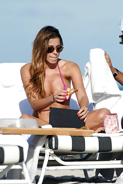 Aida Yespica - Candids Bikini Rose à Miami #10500347