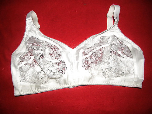 Grand Soutien-gorge De Coupe Pour Femme Mûre #15747346