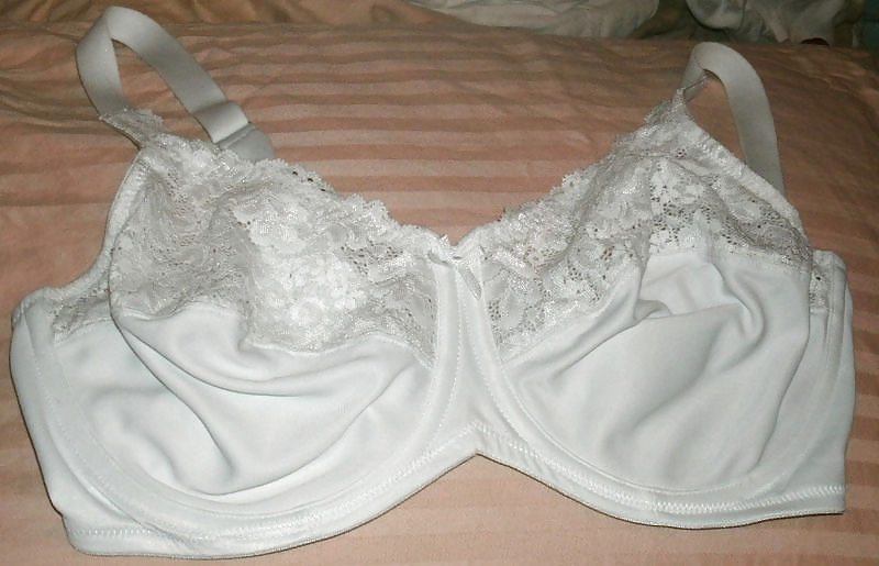 Grand Soutien-gorge De Coupe Pour Femme Mûre #15747352