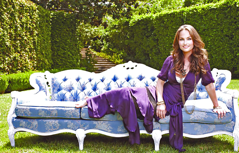Giada de laurentiis & her sweater puppets
 #6177331