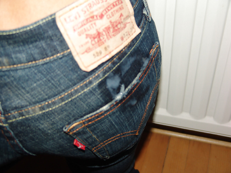 Cumshot sui jeans 529 di levi
 #2215206