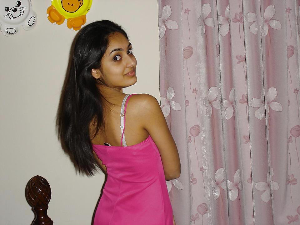 Indian girls folk showing cleavage #9387439
