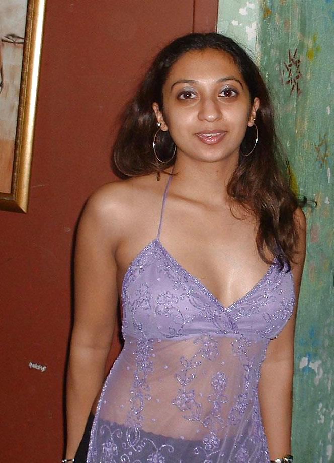 Indian girls folk showing cleavage #9387459