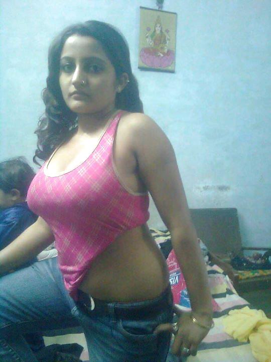 Indian ladies showing cleavage #9387495