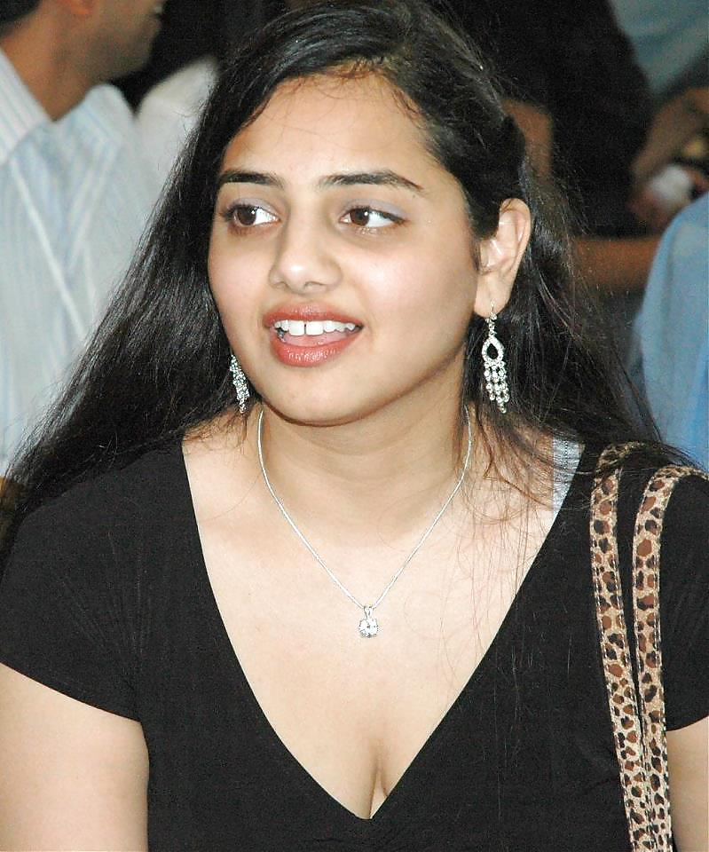 Indian girls folk showing cleavage #9387534