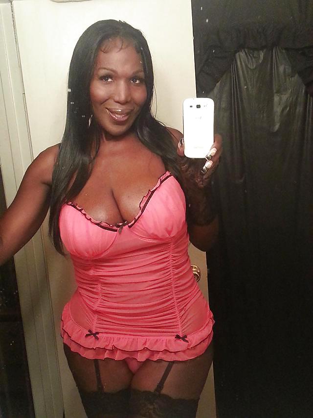 BLACK TRANNY #21051329