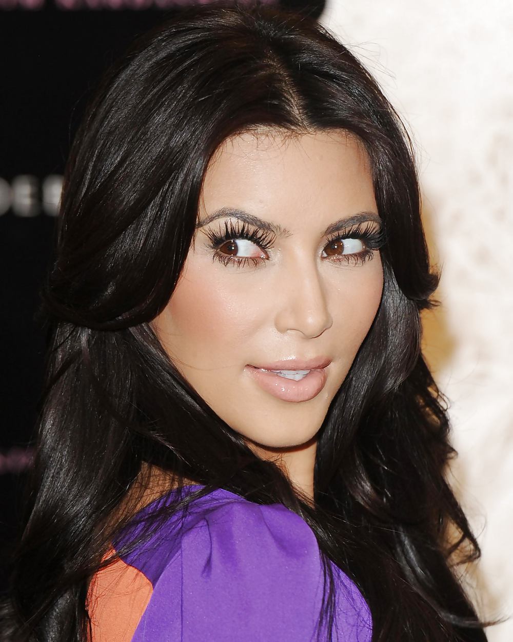 Kim Kardashian launche her perfume at store in London #5249578