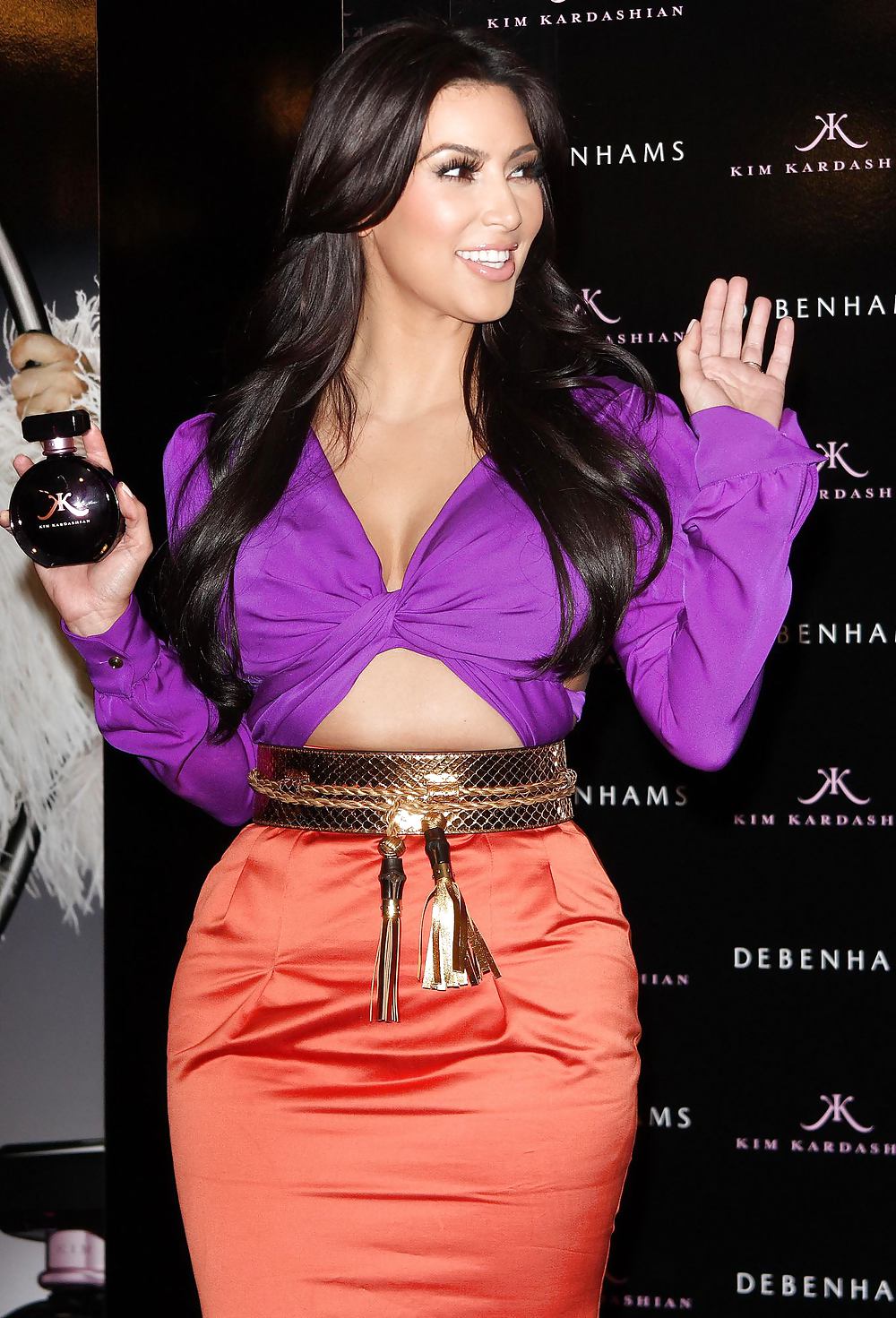 Kim Kardashian launche her perfume at store in London #5249939
