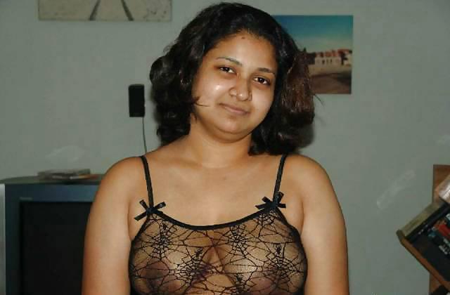 Indian aunty showing #2906044