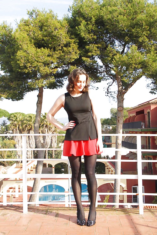 Modo de bloggers franceses con piernas sexy 28
 #16891719
