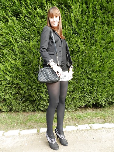 Modo de bloggers franceses con piernas sexy 28
 #16891725