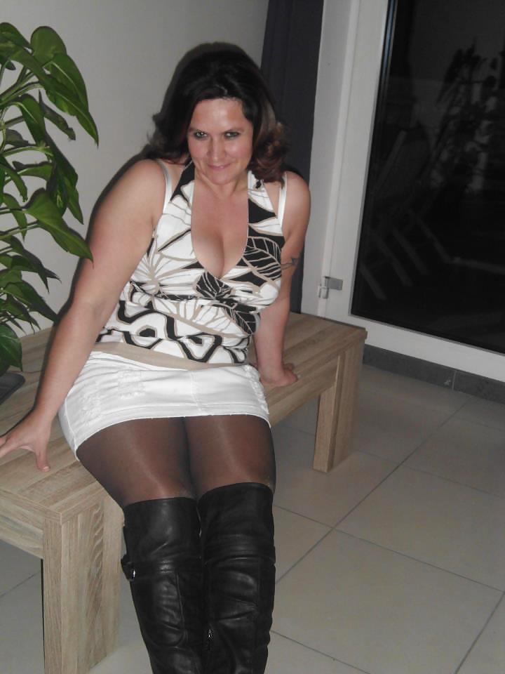 Horny dutch mom Bianca from Facebook. dirty comments please #16290109