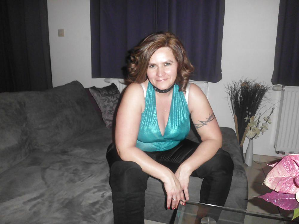 Horny dutch mom Bianca from Facebook. dirty comments please #16290138