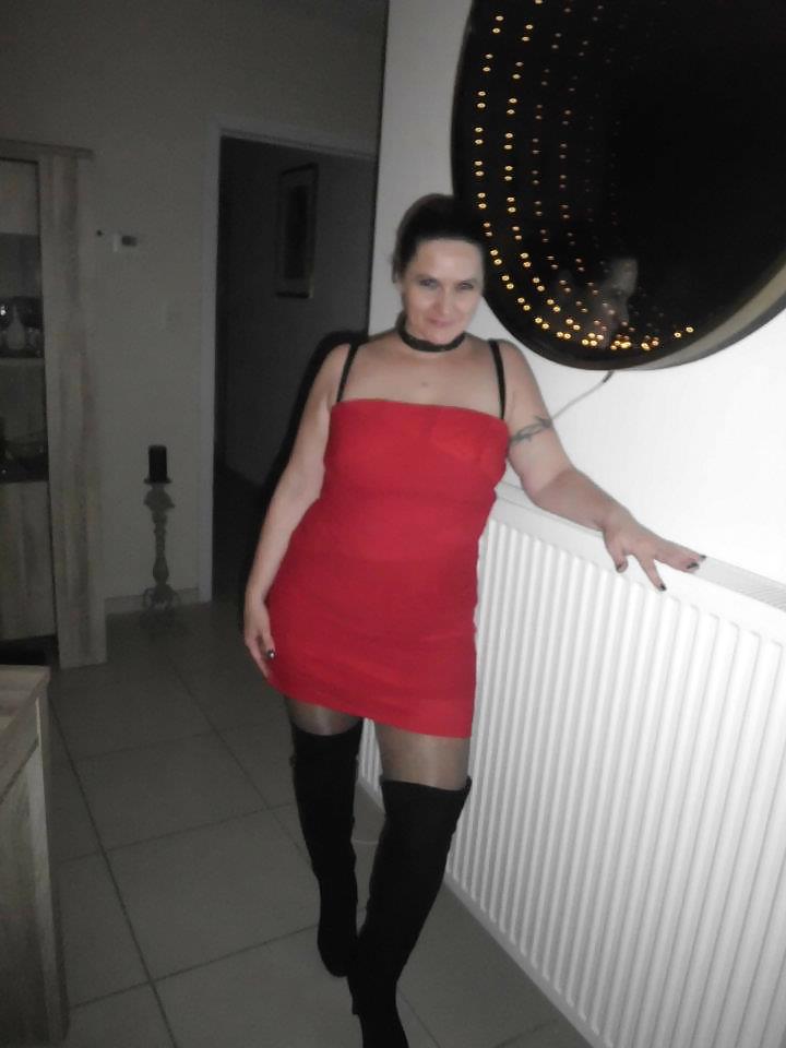 Horny dutch mom Bianca from Facebook. dirty comments please #16290149