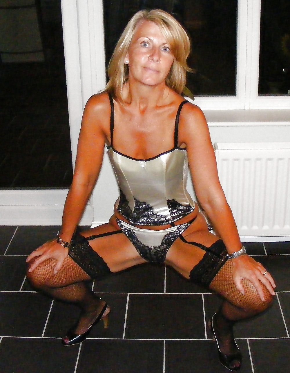 UK MILF - who is she?