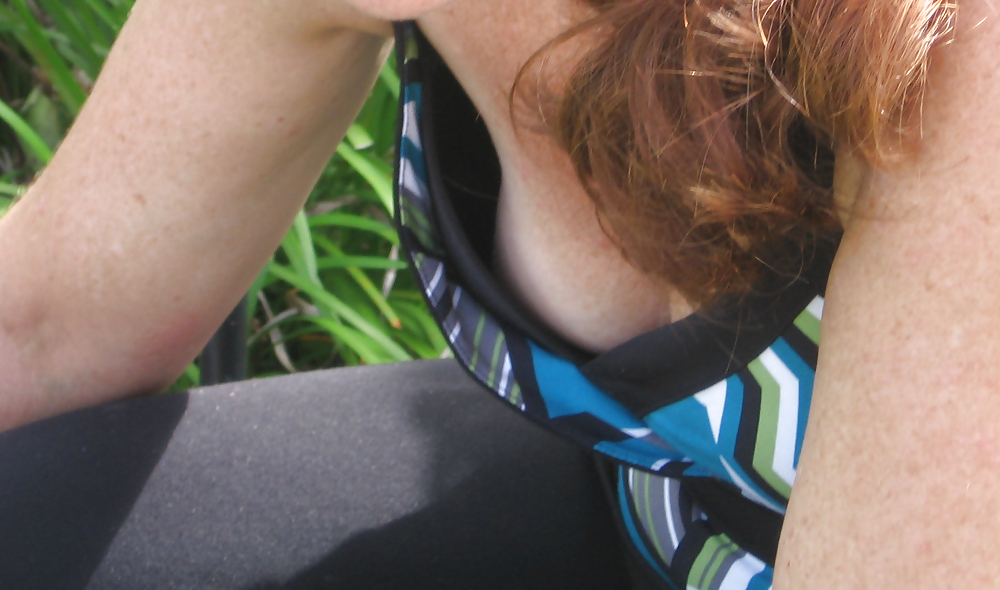 Mein Rotschopf Wifes Nippel Rutscht Und Nach Unten Bluse #4835125