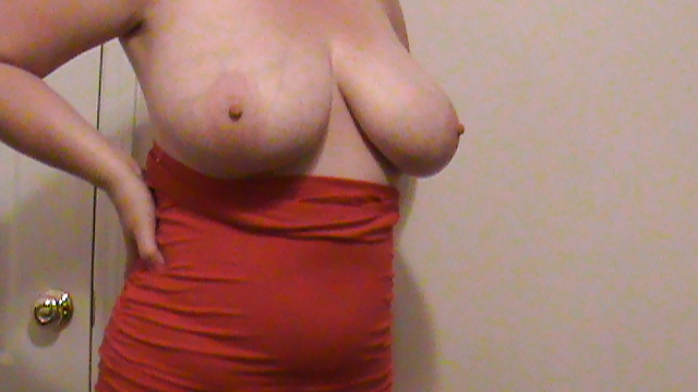 36 F natural boobs Lateshay red mini skirt pics  #1387264