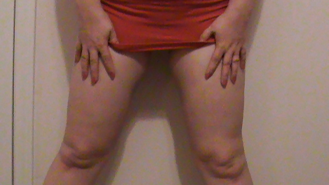 36 F natural boobs Lateshay red mini skirt pics  #1387275