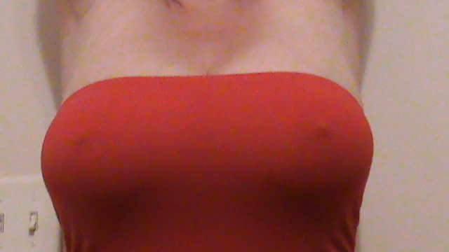 36 F natural boobs Lateshay red mini skirt pics  #1387310