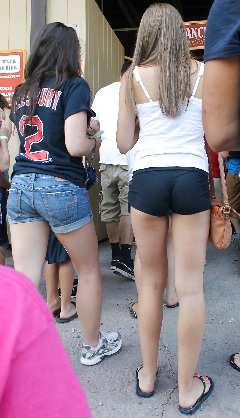 Pendeja con shorcito sexy
 #15593598