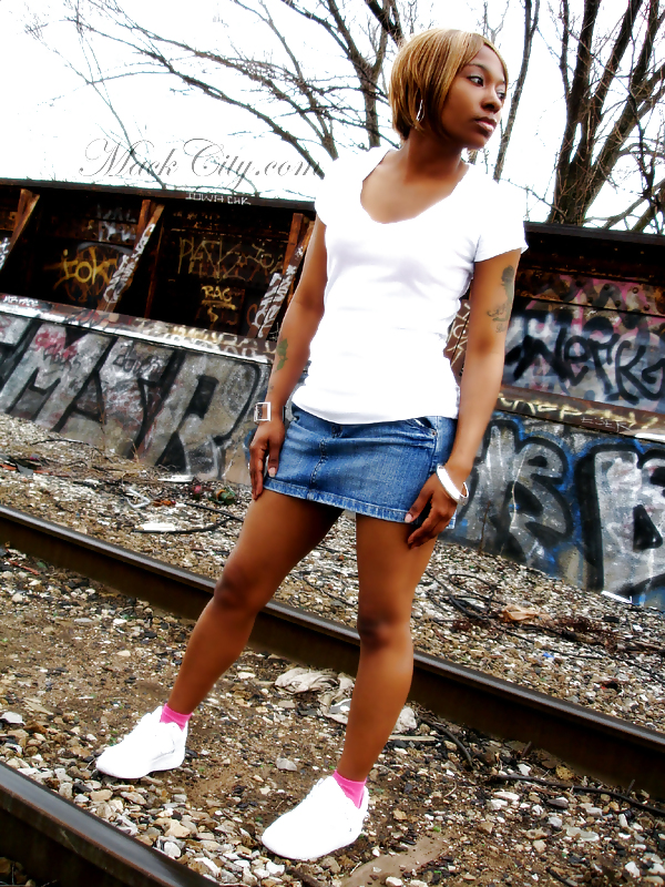 Afton on location. #17048194