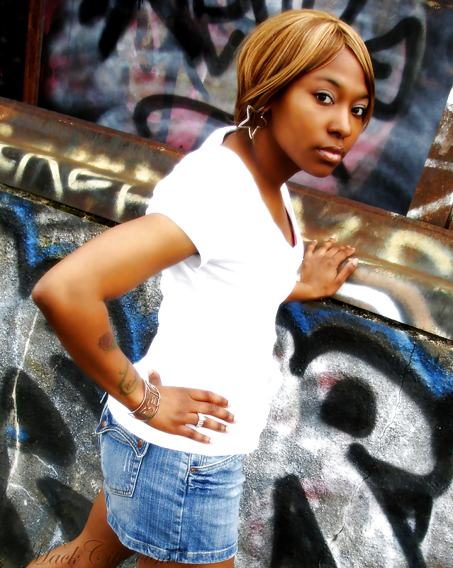 Afton on location. #17048267